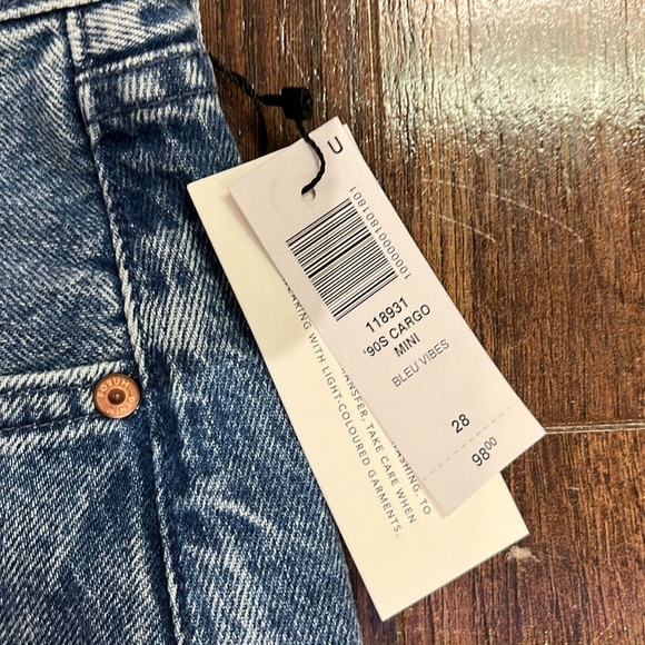 NWT Aritzia Denim Forum color Blue Vibes The '90s Cargo Mini Denim Skirt - Picture 6 of 6